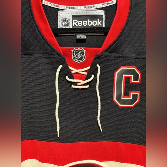 Authentic Reebok Jonathan Toews Blackhawks Jersey - Picture 5 of 7